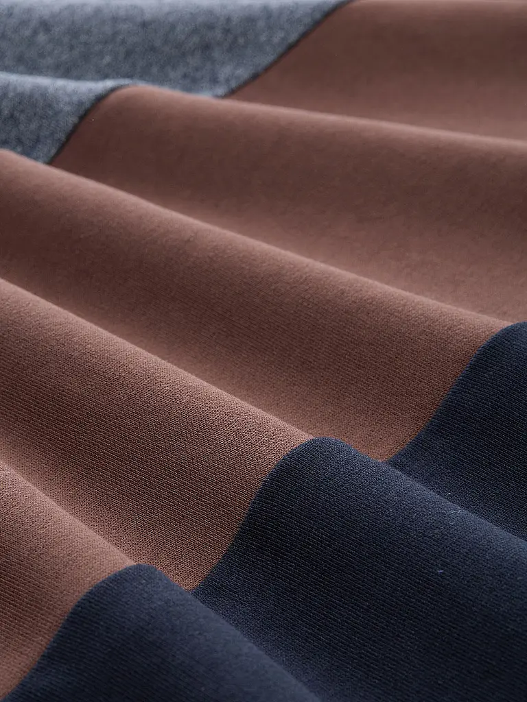 TOM TAILOR | Sweater
Marca: TOM TAILOR
Colore: blu
Categorie: Moda, Uomo
Lunghezza manica: Manica lunga
Scollo: Girocollo
Materiale: Felpa, Cotone, Poliestere / Poliammide
Forma del colletto: Collo alto
Motivo: Color Block
Vestibilità (capispalla): Regular
Stile: Ca |