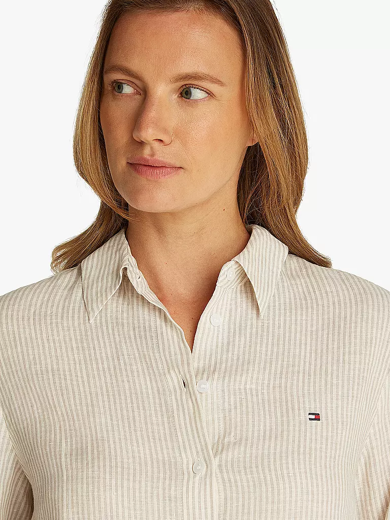 TOMMY HILFIGER | Blusa di lino
Marke: TOMMY HILFIGER
Farbe: weiss
Kategorien: Mode,Damen

Ärmellänge: Langarm
Material: Leinen
Kragenform: Hemdblusenkragen
Musterung: Unifarben
Passform (Oberbekleidung): Regular
Stil: Casual
Details: Logo,Stickerei | 