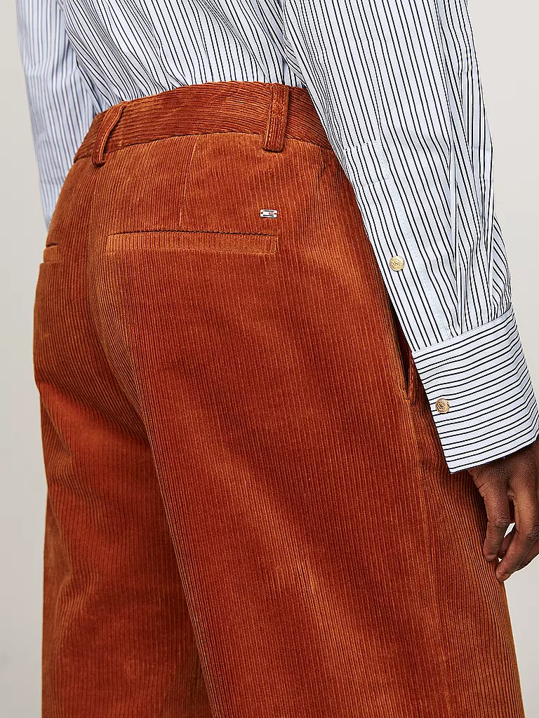 TOMMY HILFIGER | Cordhose Relaxed Straight Fit | Arancione