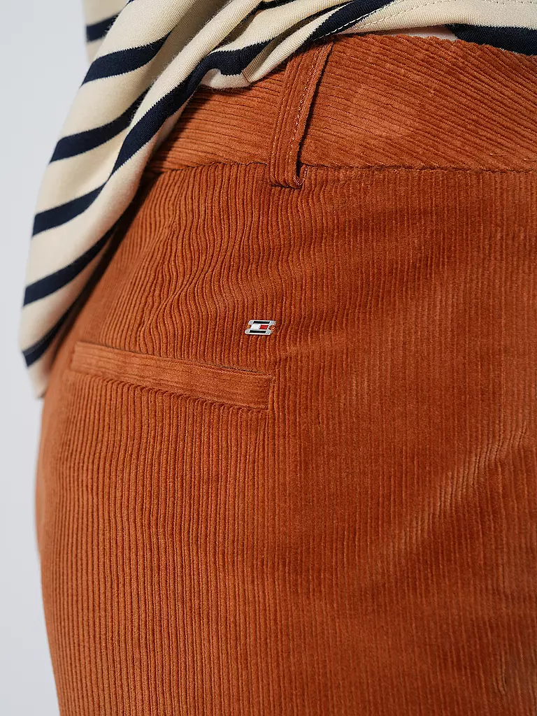 TOMMY HILFIGER | Cordhose Relaxed Straight Fit | Arancione