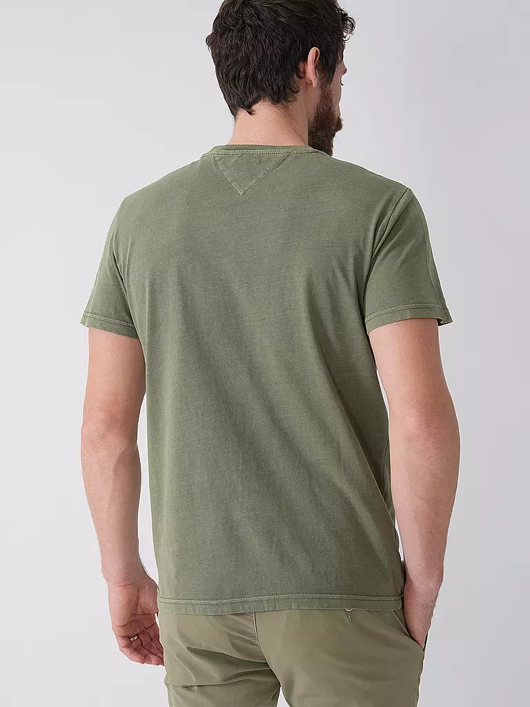 TOMMY JEANS | T-Shirt
Marke: TOMMY JEANS
Farbe: olive
Kategorien: Moda, Uomo

Lunghezza manica: Manica corta
Scollo: Girocollo
Materiale: Jersey, Cotone
Motivo: Tinta unita
Vestibilità (capo superiore): Regular
Stile: Young Fashion
Dettagli: Logo | 