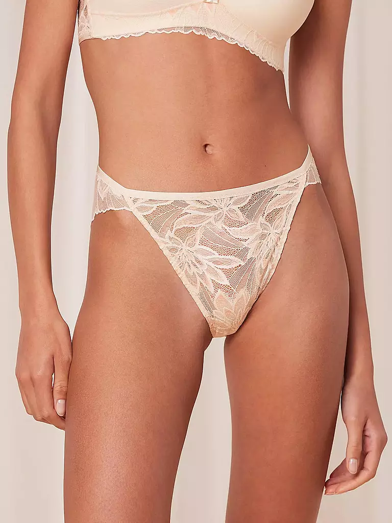 TRIUMPH | Slip AMOURETTE fresh powder | Crema