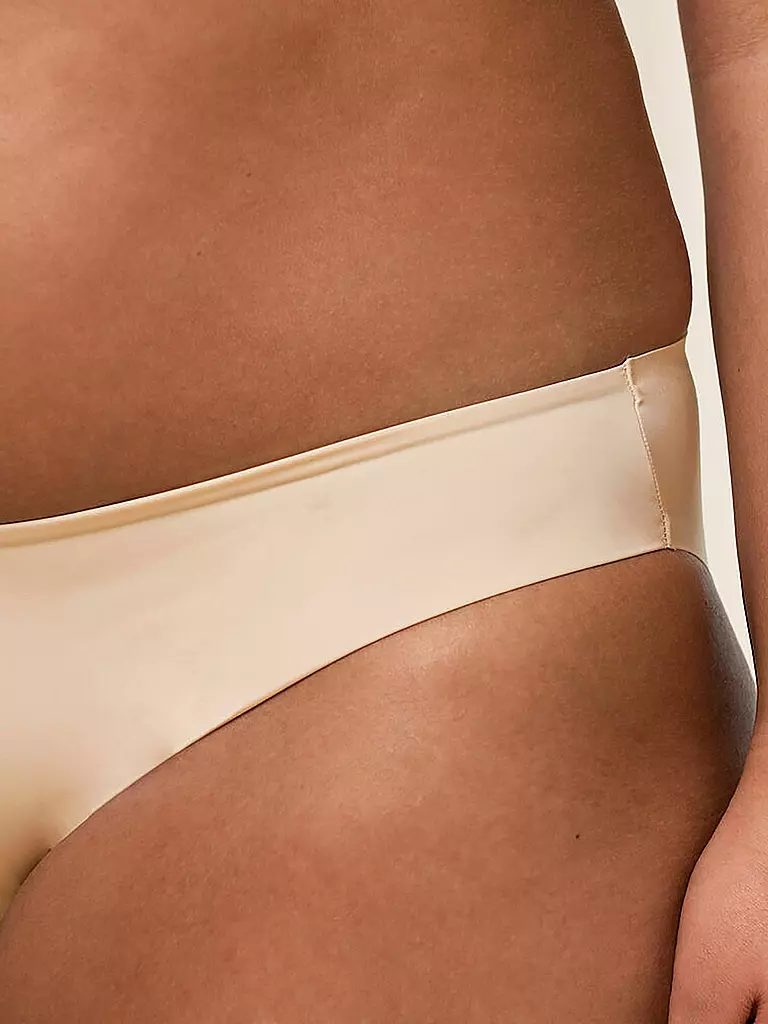 TRIUMPH | Slip Tai "Body Make-Up Essentials" (Nude Beige) | 