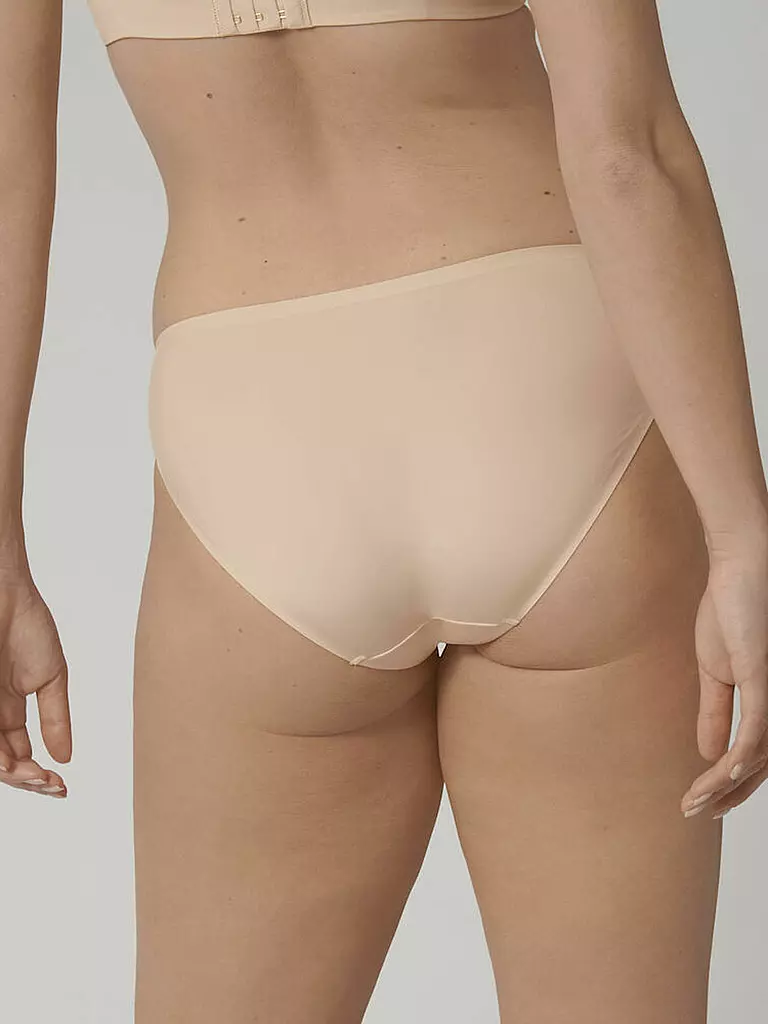 TRIUMPH | Slip Tai "Body Make-Up Essentials" (Nude Beige) | 