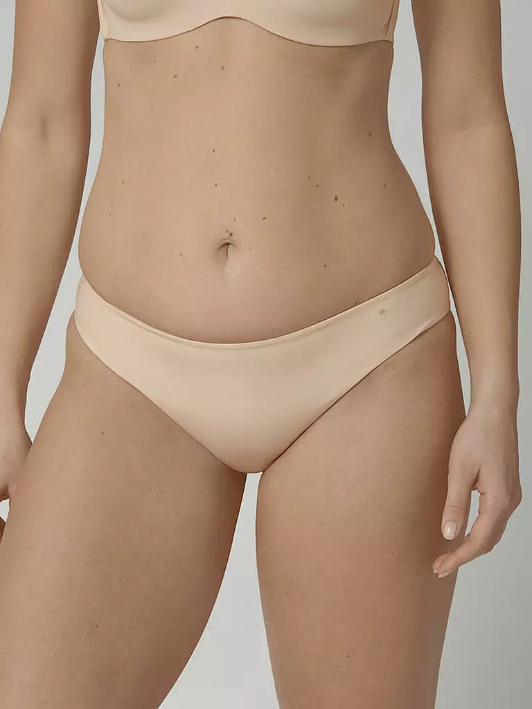 TRIUMPH | Slip Tai "Body Make-Up Essentials" (Nude Beige) | 
