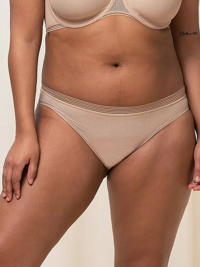 TRIUMPH | Slip Tai "Infinite Sensation" (Pelle Liscia) | Beige