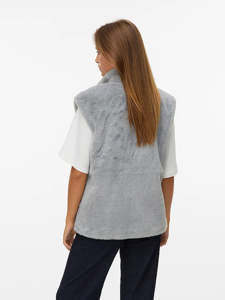 VERO MODA | Nome prodotto: Gilet in pelliccia sintetica VMSONJAPOPPY
Marca: VERO MODA
Colore: grigio
Categorie: Moda, Donna

Lunghezza manica: Senza maniche
Materiale: Pelliccia sintetica, Poliestere / Poliammide
Tipo di colletto: Collo alto
Motivo: Tinta unita
Vesti | 