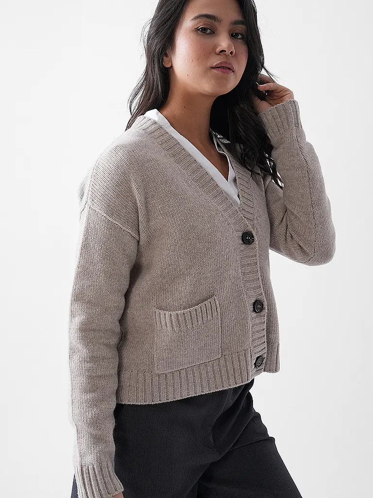 WEEKEND MAX MARA | Cardigan FILMATO |