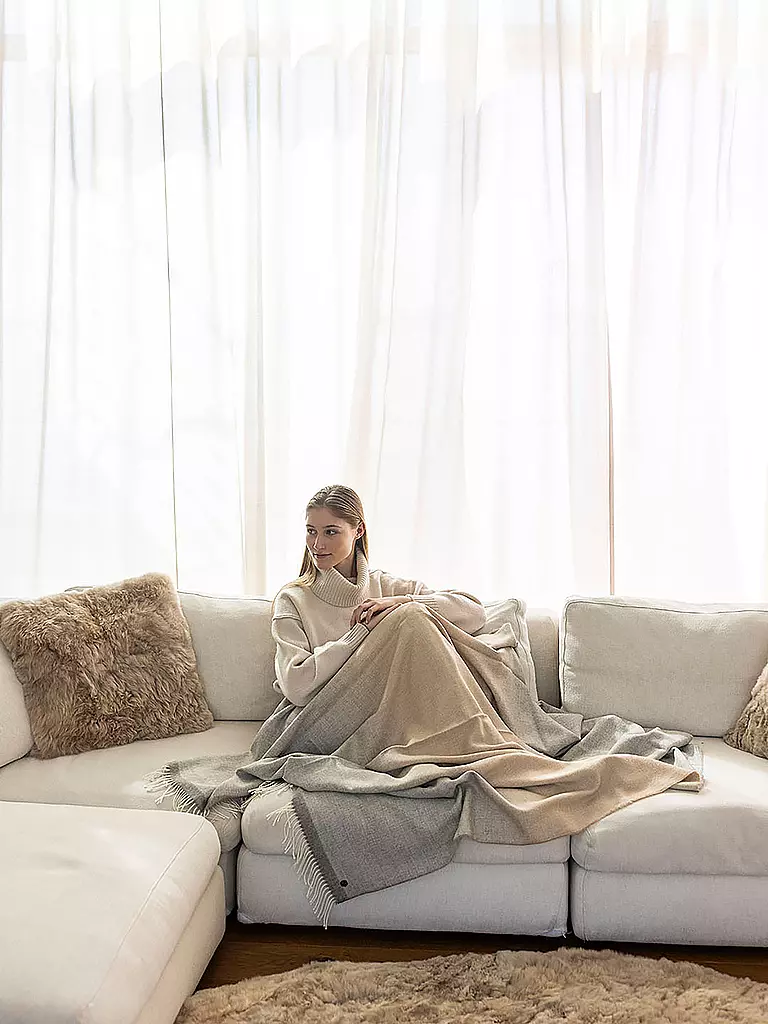 WEICH COUTURE ALPACA | Edelhaardecke MERIMA 130x180cm Gery/Ochre | Grigio chiaro