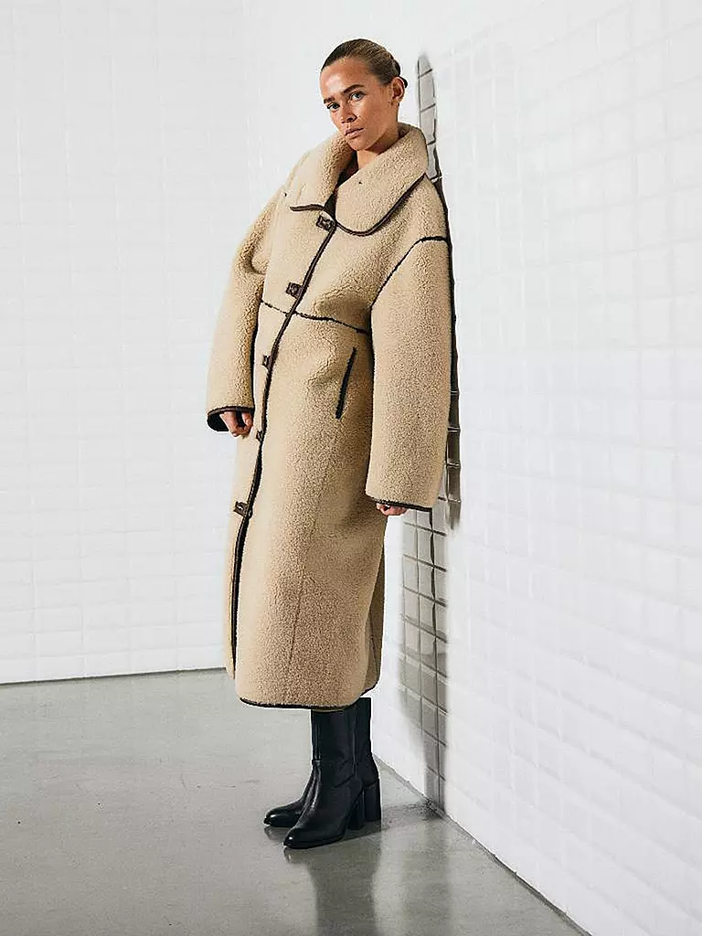 WITHBLACK | Cappotto in pelliccia sintetica DAJANA | 